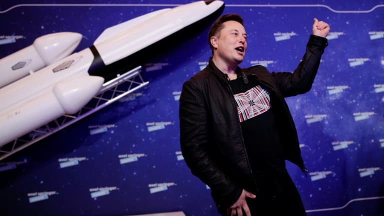 SpaceX va réaliser une trajectoire inédite dans l’espace pour un client fortuné